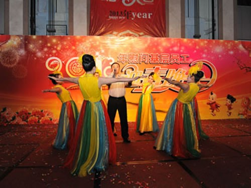 2013年迎春晚會歌伴舞
